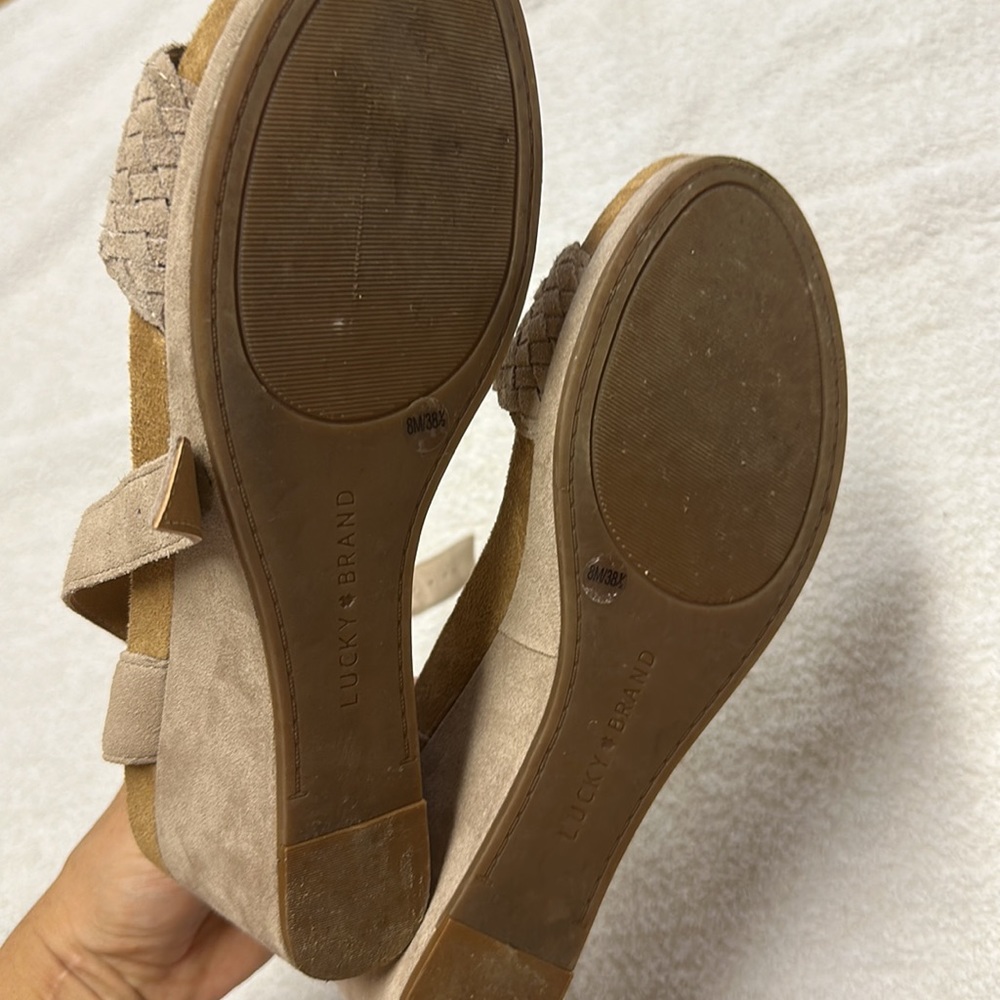 Lucky Brand Size 8 Wedges - Picture 4 of 4